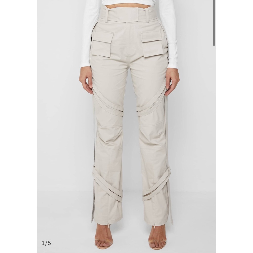 Maniere De Voir Carpenter Detail Cargo Trousers
SIZE 2US
worn ONCE